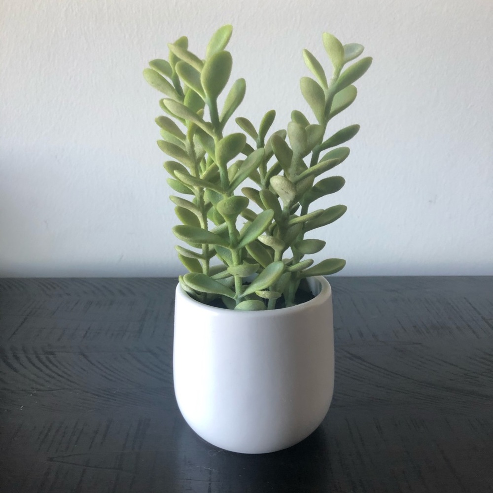 Faux flower plant and pot